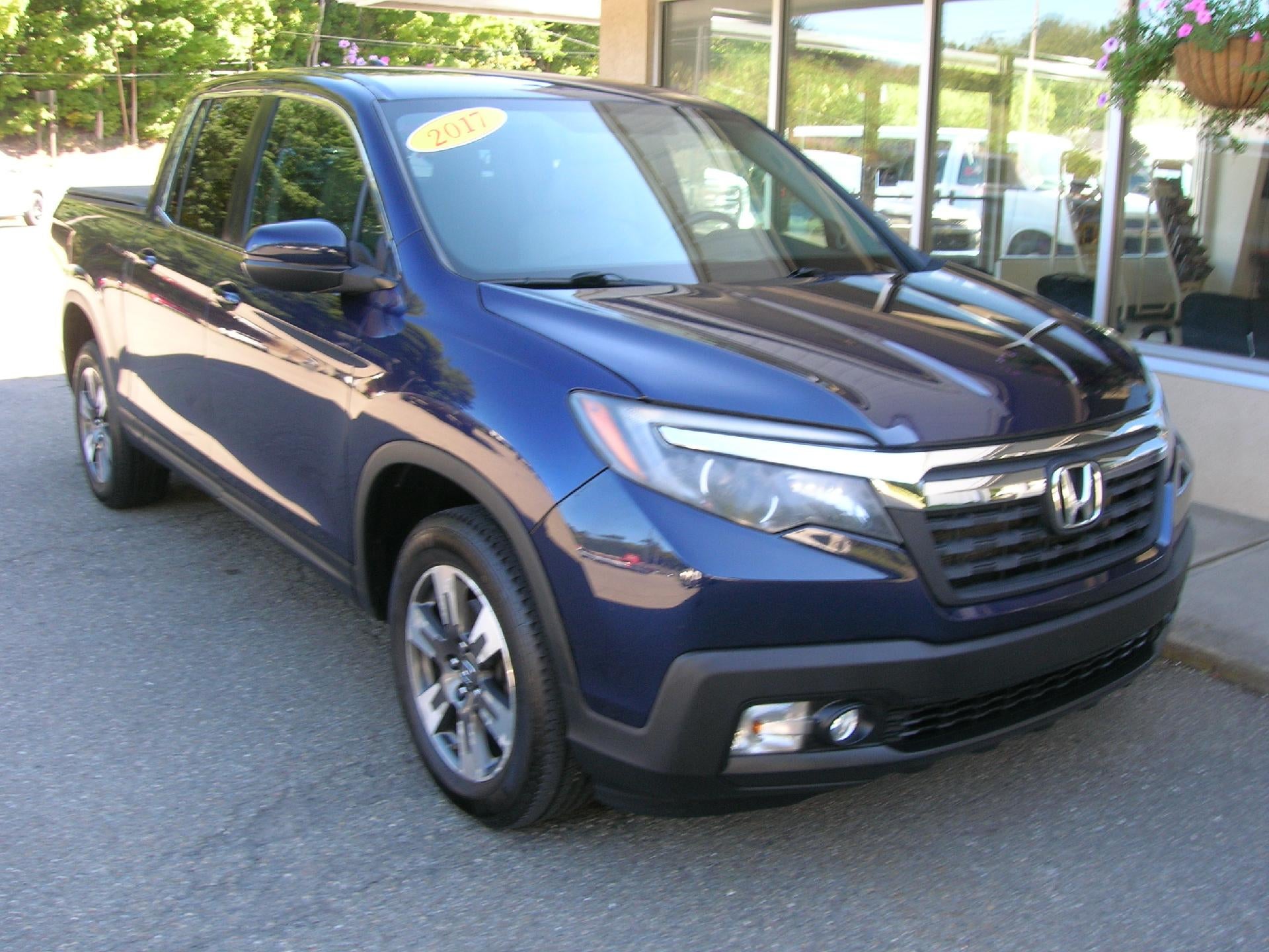 2017 Honda Ridgeline RTL in Gray — front three-quarter view